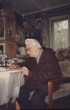 С.Д. Умников в своей квартире-музее С.Д. Умников в своей квартире-музее