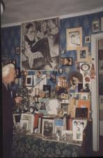 С.Д. Умников демонстрирует экспонаты в своём музее С.Д. Умников демонстрирует экспонаты в своём музее